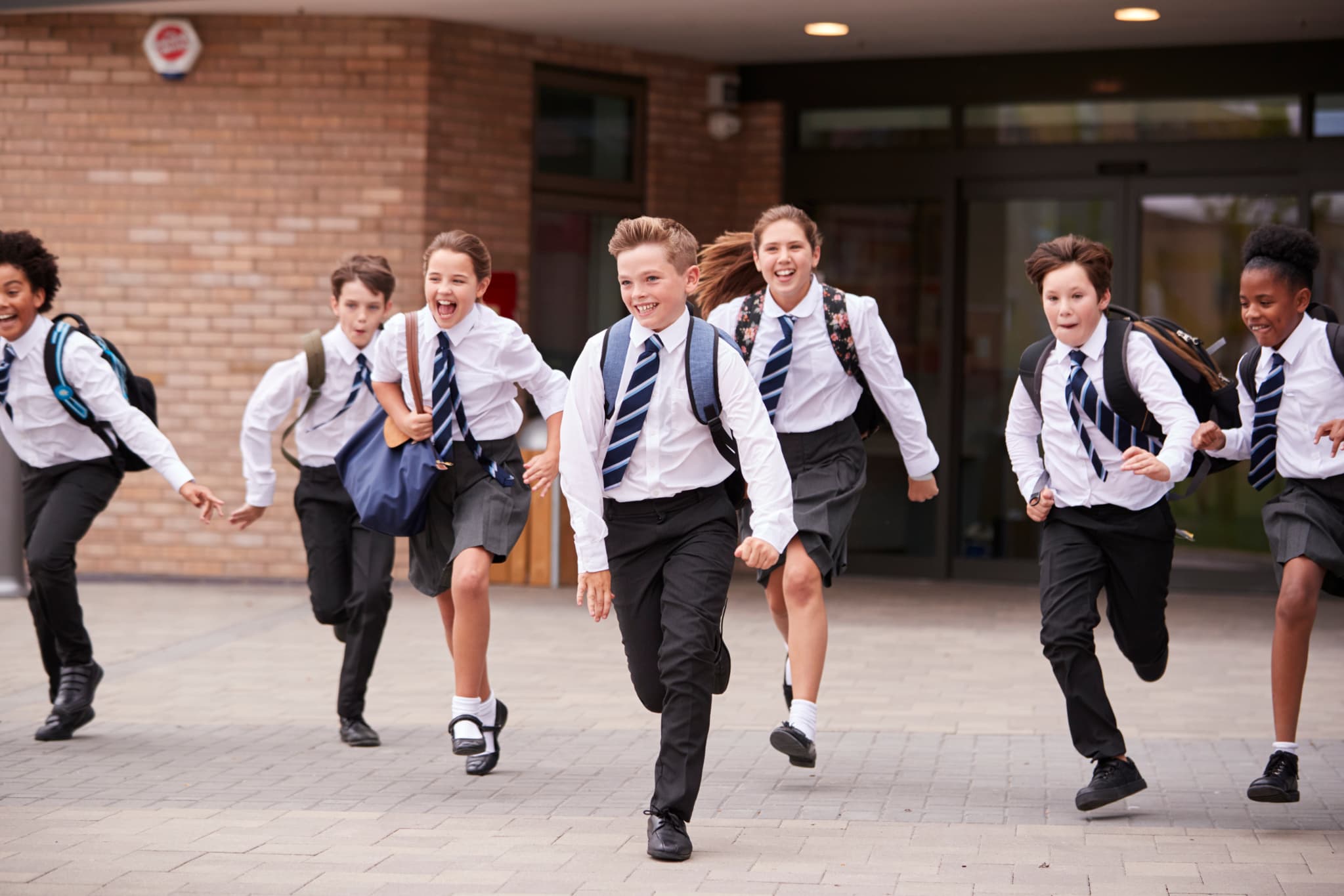 ＊＊ご好評につき新規申込受付終了いたしました＊＊イギリス・ケンブリッジ／12歳～16歳対象　2024年春EpicキャンプUK　9日間【航空券代金別】