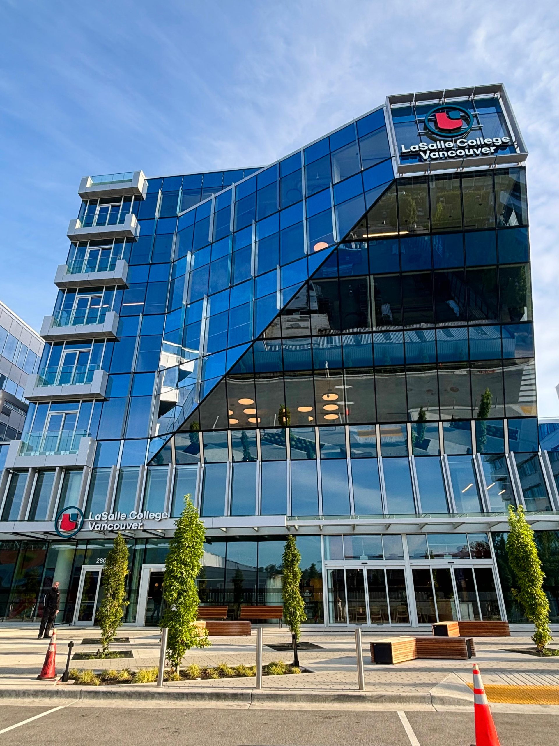 LCI Language School（旧：LAB Languages Across Borders Vancouver）